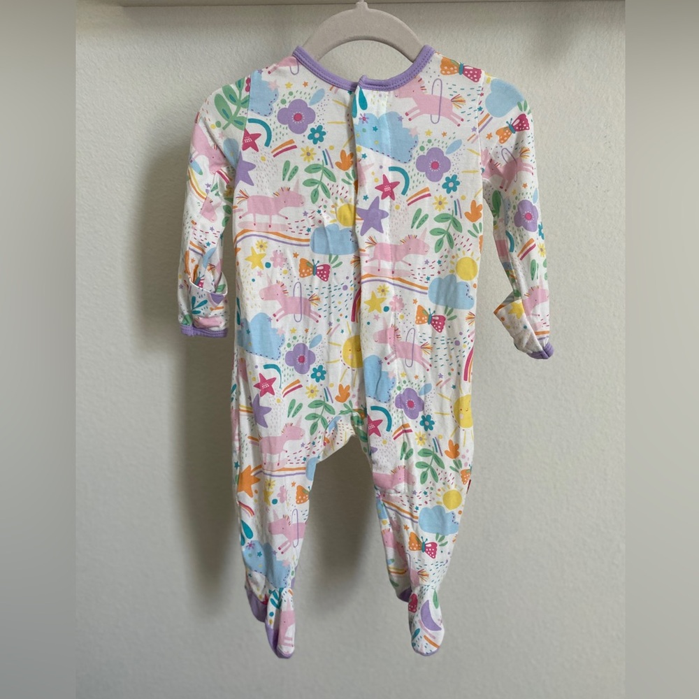 sunny day vibes modal magnetic footie